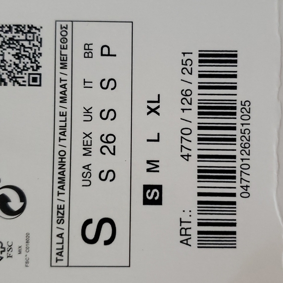 Zara Sleeveless White Turtleneck - Picture 5 of 5